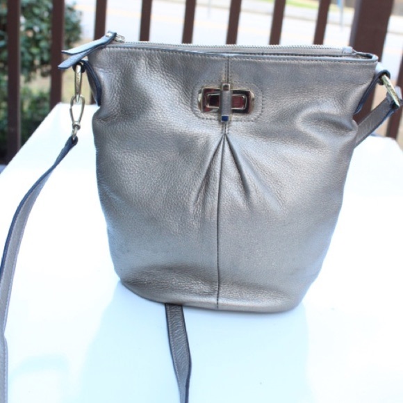 B. Makowsky bucket cross body bag - Picture 3 of 8